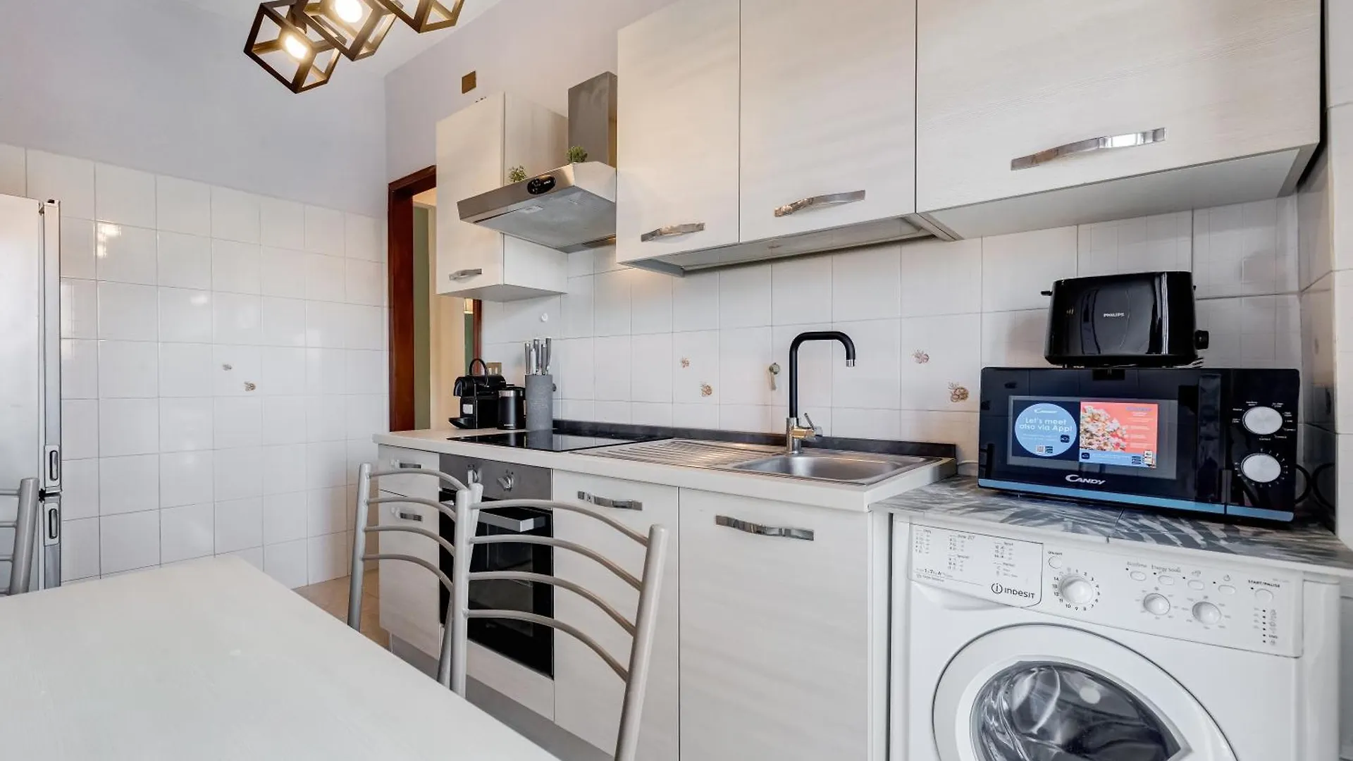 Near Metro A - Modern Boho Style Apartment